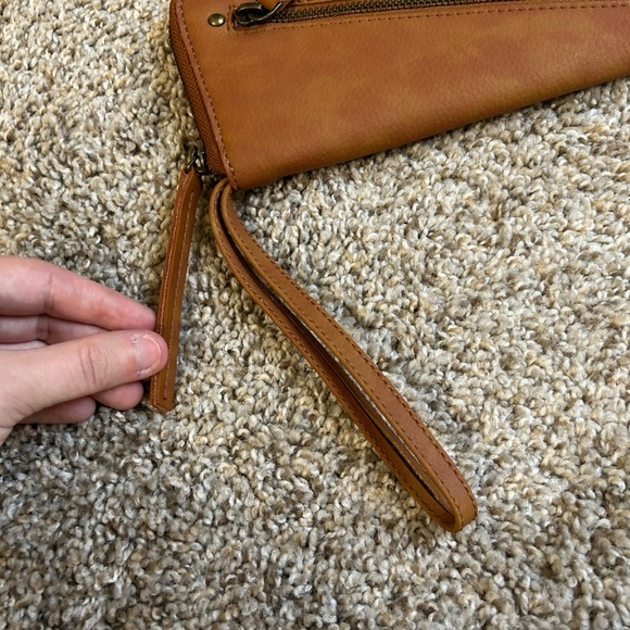 NEW Free People Distressed Vegan Wallet Brown Travel Wristlet Zip Boho Compact - Picture 11 of 11